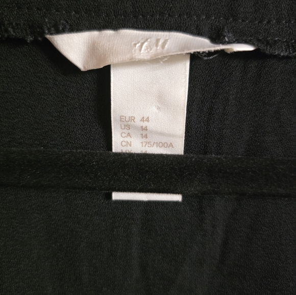 H&m Minimalist Dress - Picture 5 of 7